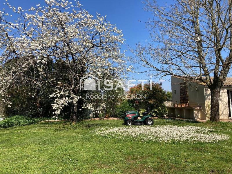 Maison - 202 m² - 9 pièces