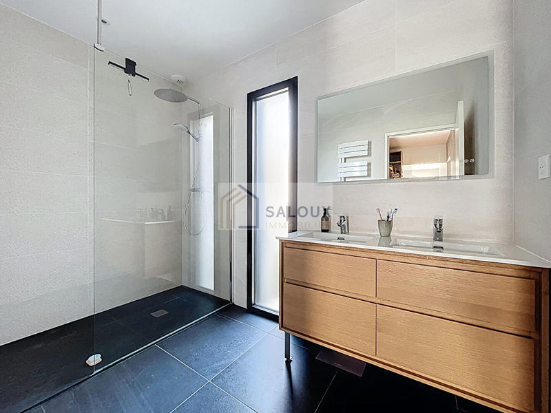 Maison - 184 m² - 7 pièces