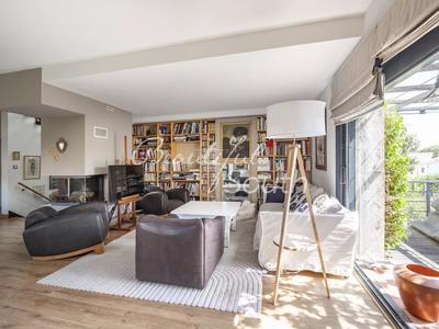 Villa - 302 m² - 10 pièces