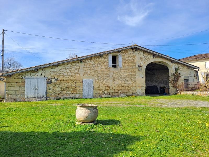 Propriété - 318 m² - 10 pièces