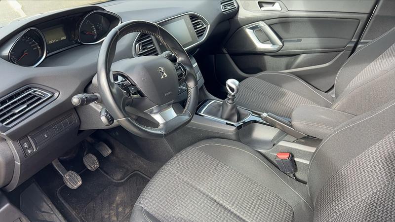 Peugeot 308 II 1.5 BlueHDi 130 Allure