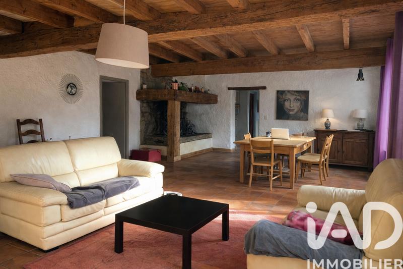 Maison - 206 m² - 7 pièces