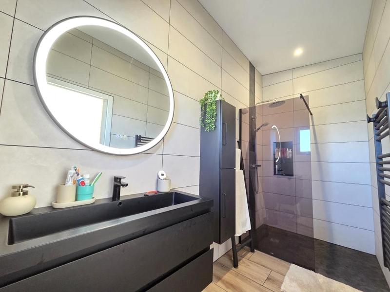 Maison contemporaine - 162 m² - 7 pièces