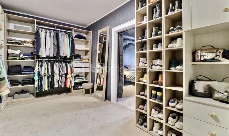 Appartement - 210 m² - 9 pièces