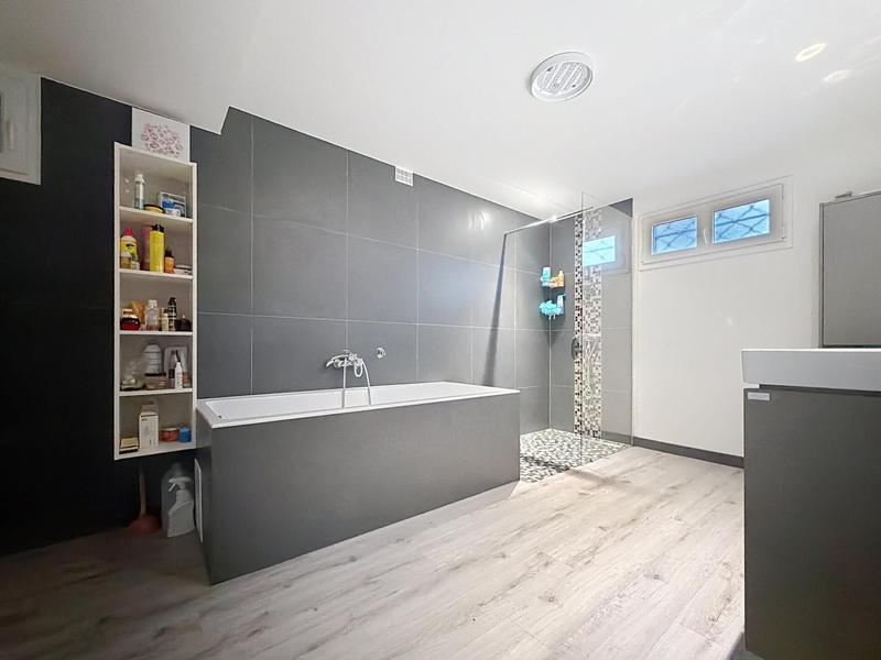 Maison - 172 m² - 6 pièces