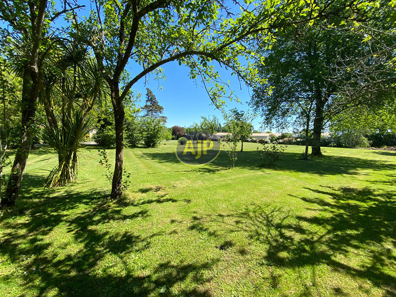 Maison - 534 m² - 12 pièces