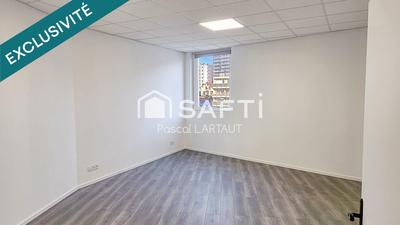 Bureau - 216 m² - 7 pièces