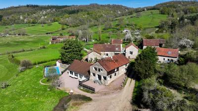 Propriété - 612 m² - 25 pièces