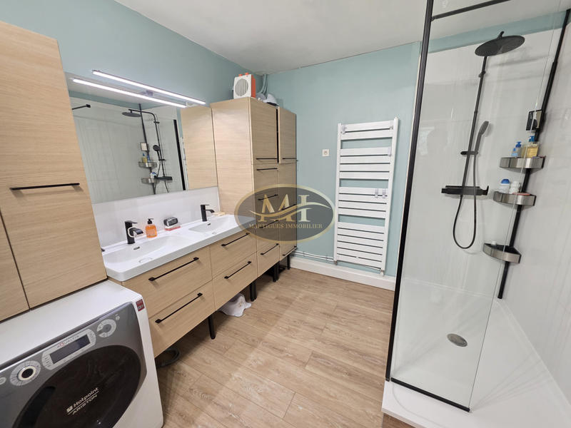 Appartement - 99 m² - 6 pièces