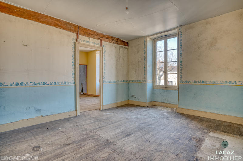 Maison - 450 m² - 6 pièces