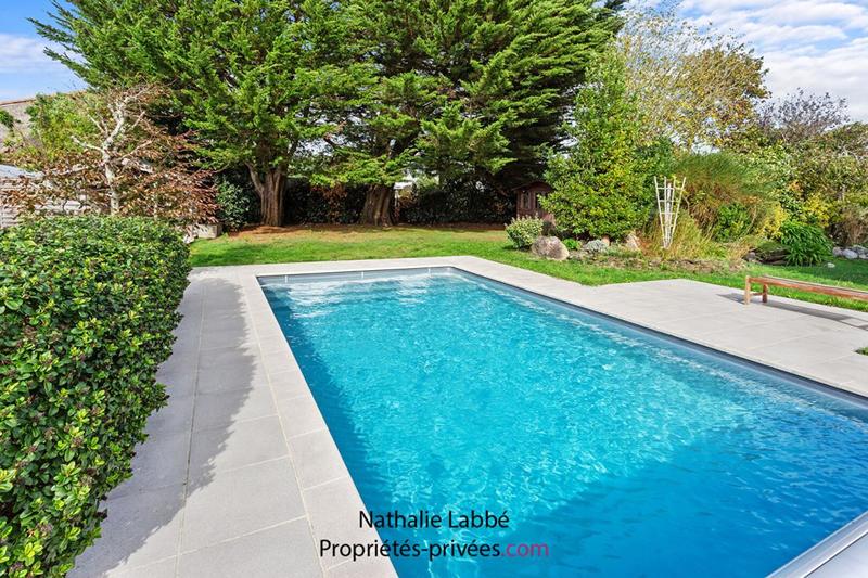 Maison - 210 m² - 9 pièces