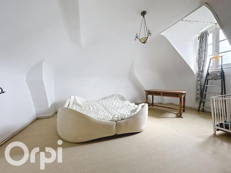 Maison - 246 m² - 7 pièces