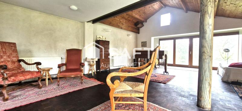 Maison - 165 m² - 10 pièces