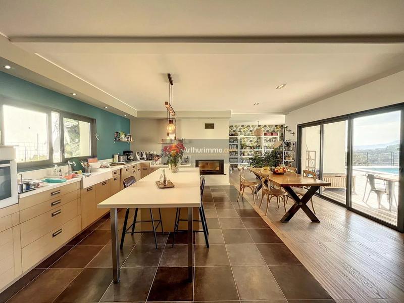 Maison - 195 m² - 5 pièces