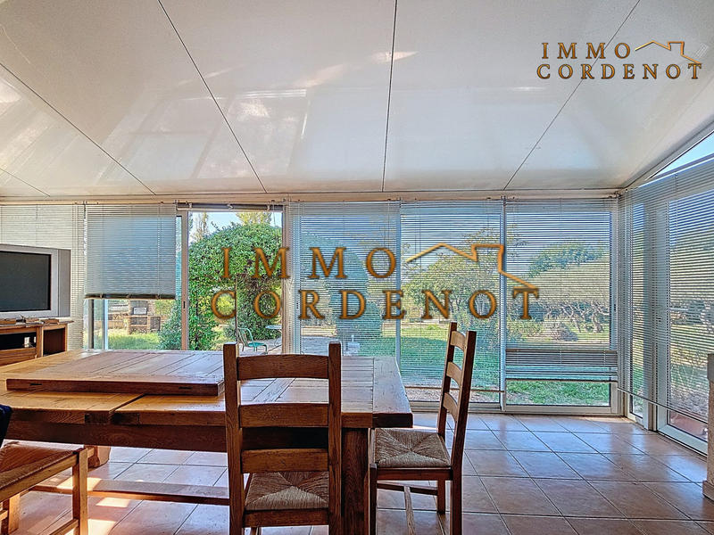 Villa - 184 m² - 6 pièces