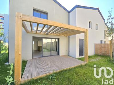 Maison - 102 m² - 4 pièces