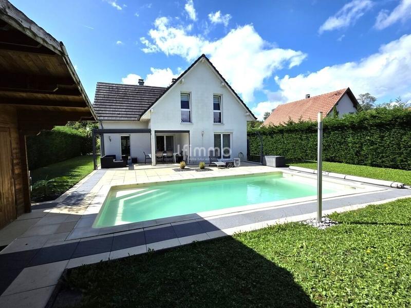 Maison - 160 m² - 8 pièces