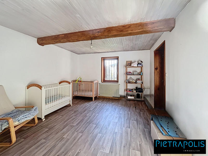 Maison - 256 m² - 8 pièces