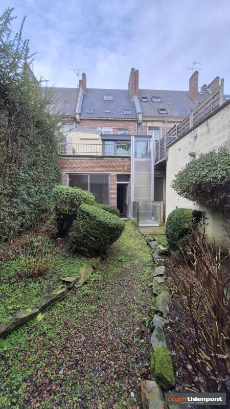 Maison - 300 m² - 13 pièces