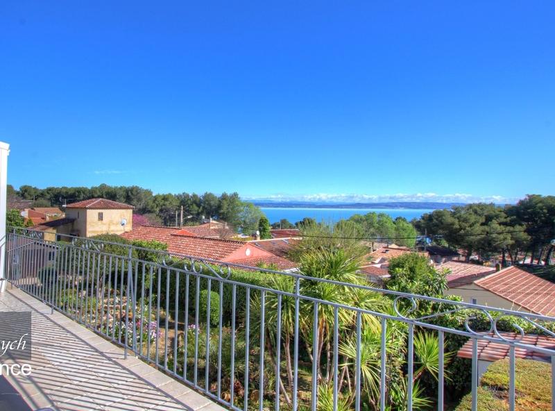 Villa - 230 m² - 8 pièces