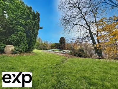 Maison - 302 m² - 12 pièces