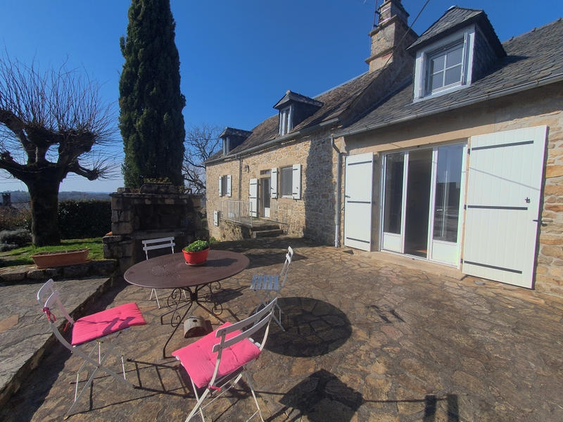 Maison de village - 212 m² - 7 pièces