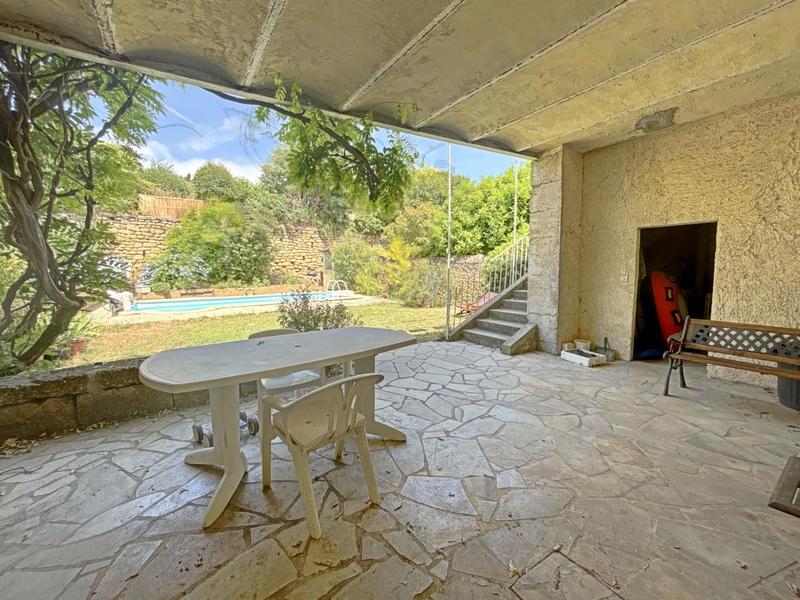 Maison - 250 m² - 8 pièces