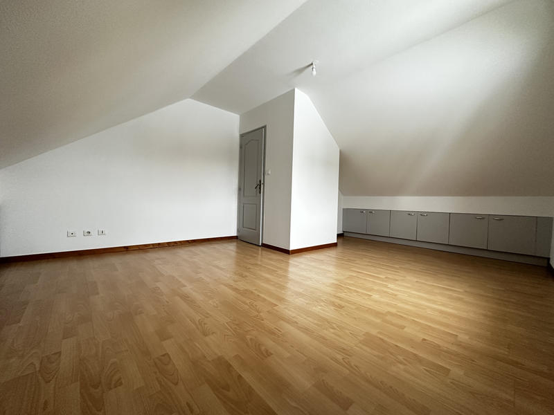 Appartement - 99 m² - 5 pièces