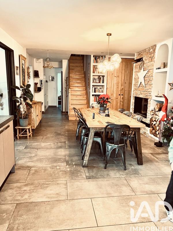 Maison - 267 m² - 11 pièces