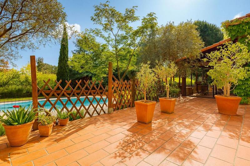 Maison - 300 m² - 9 pièces