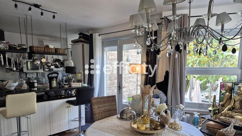 Maison - 180 m² - 6 pièces