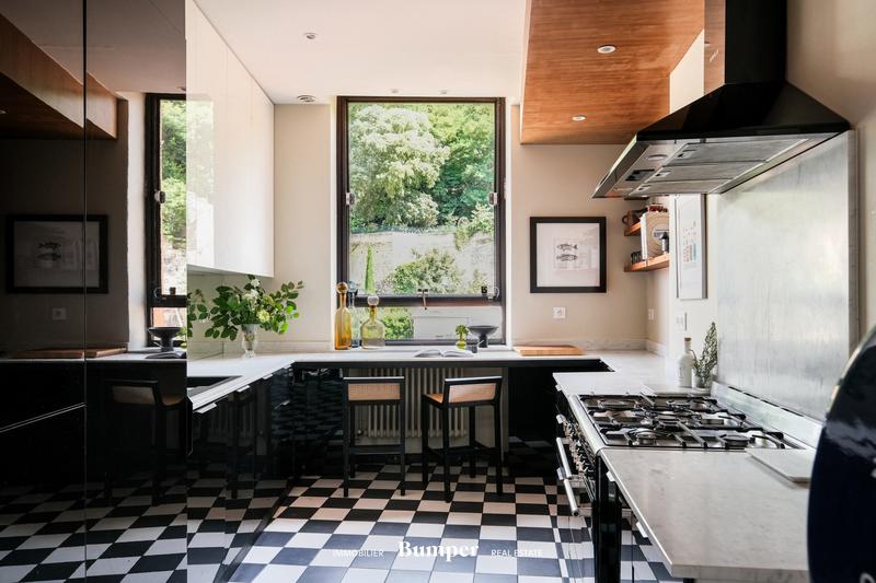 Appartement - 181 m² - 5 pièces