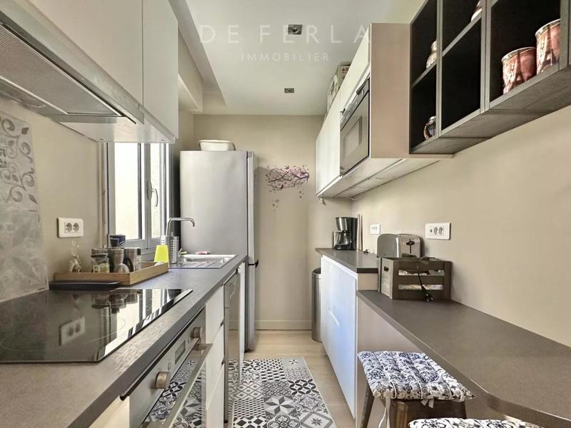 Studio - 30 m² - 1 pièce