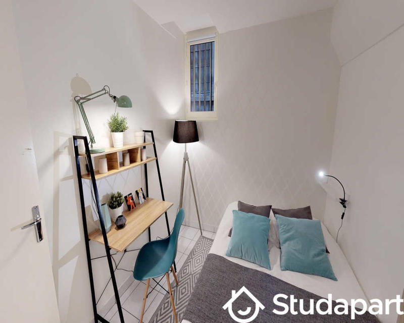 Chambre - 70 m² - 1 pièce