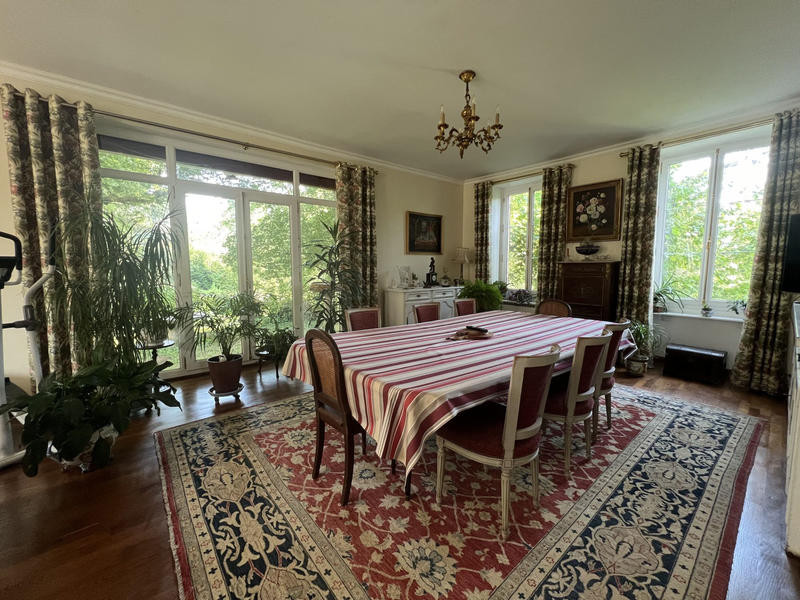Maison - 212 m² - 7 pièces