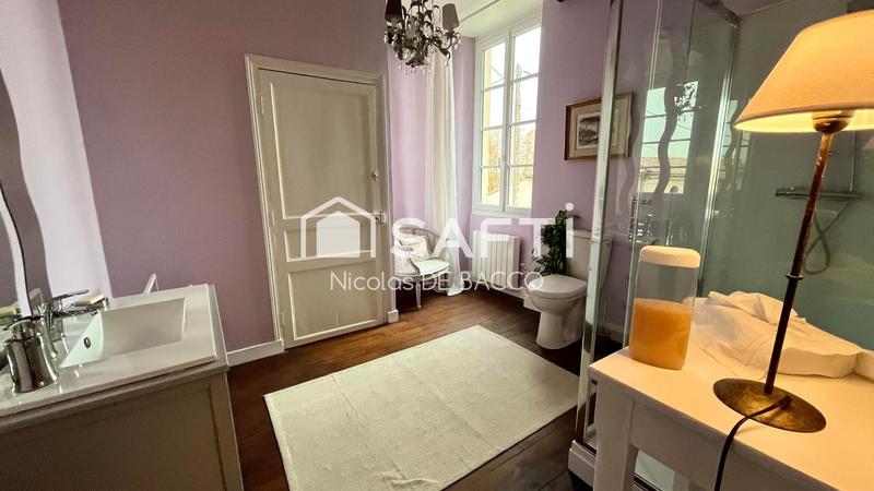 Maison - 296 m² - 9 pièces