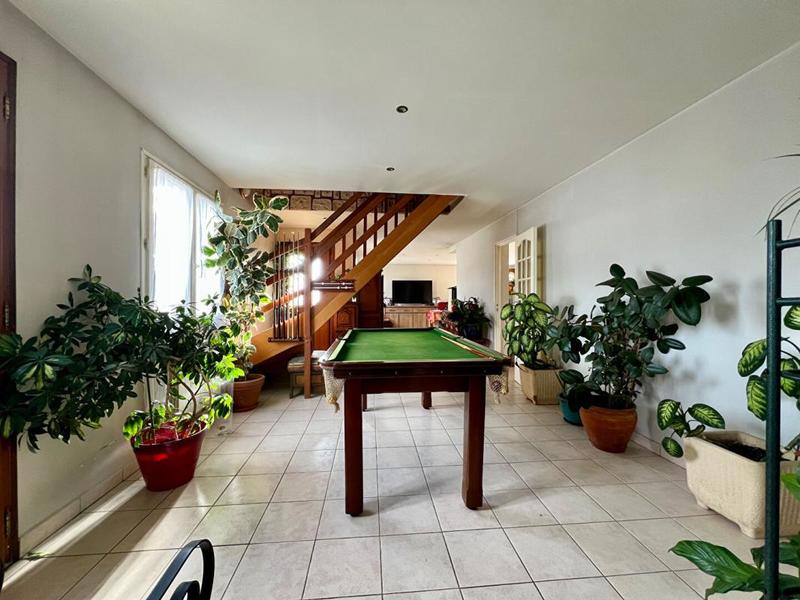 Maison - 167 m² - 7 pièces