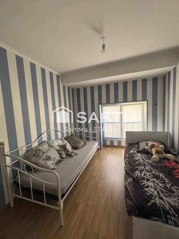 Maison - 221 m² - 9 pièces