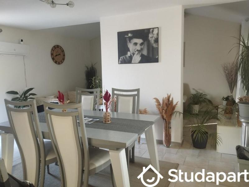 Chambre - 12 m² - 1 pièce