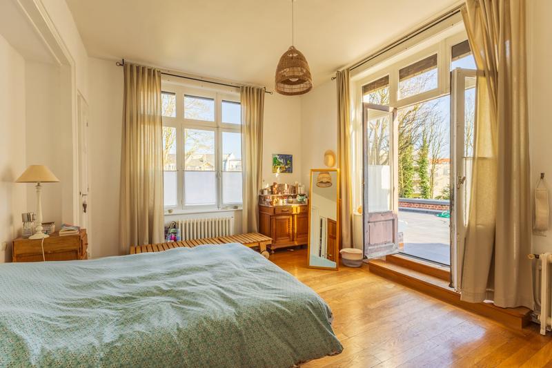 Maison - 405 m² - 13 pièces