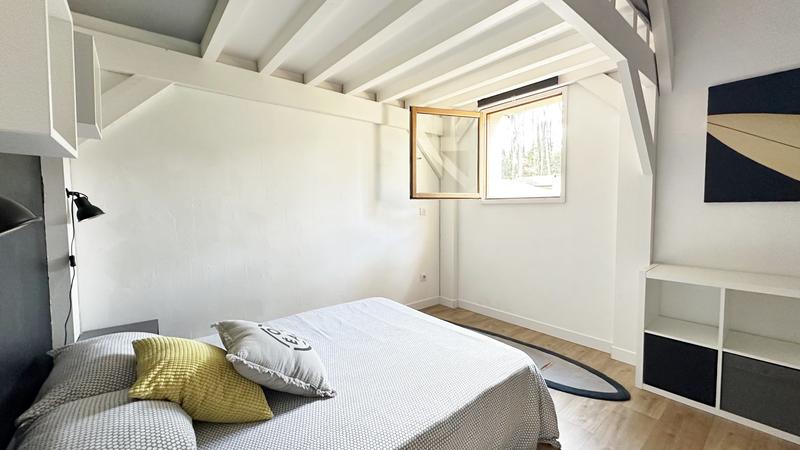 Villa - 222 m² - 10 pièces