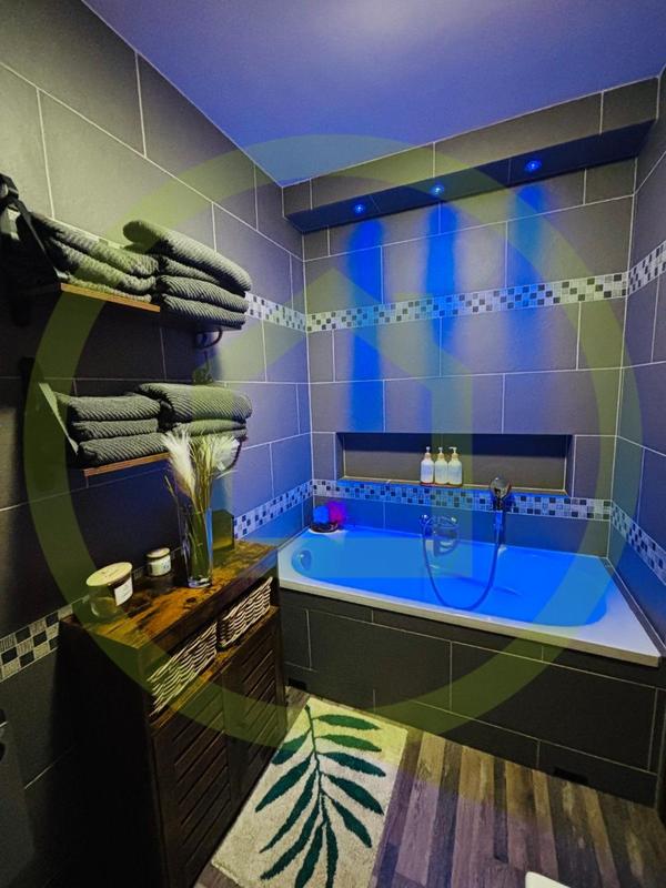 Maison - 217 m² - 8 pièces