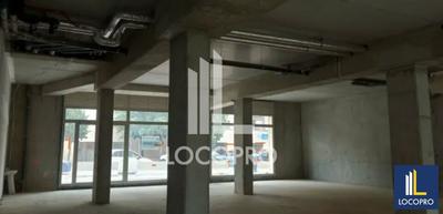 Local commercial - 232 m²