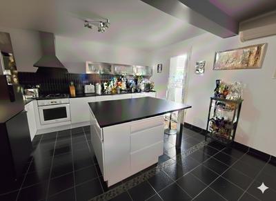 Maison - 95 m² - 4 pièces