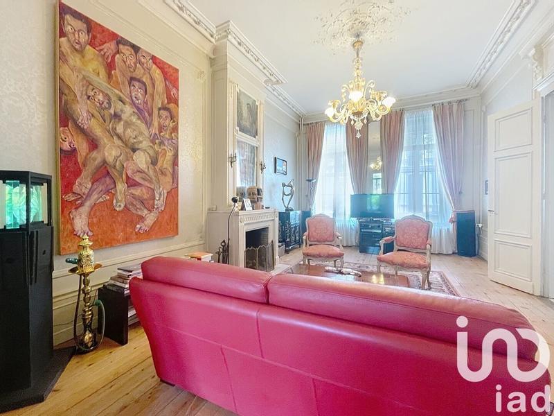 Maison - 312 m² - 9 pièces