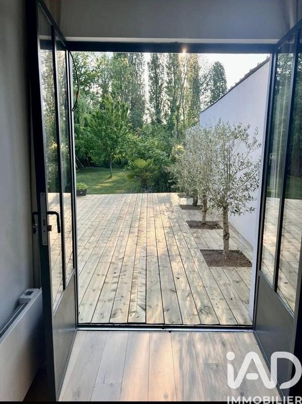 Maison - 180 m² - 8 pièces
