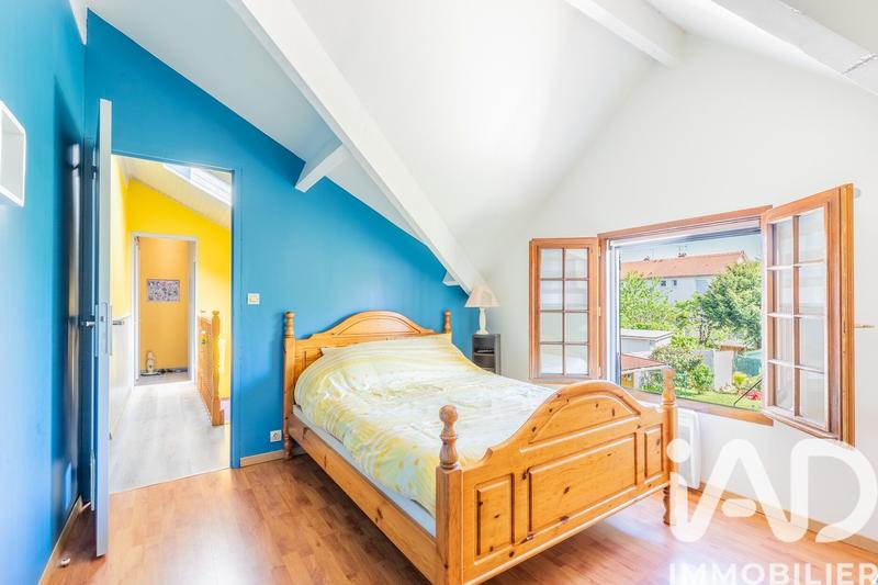 Maison - 143 m² - 8 pièces