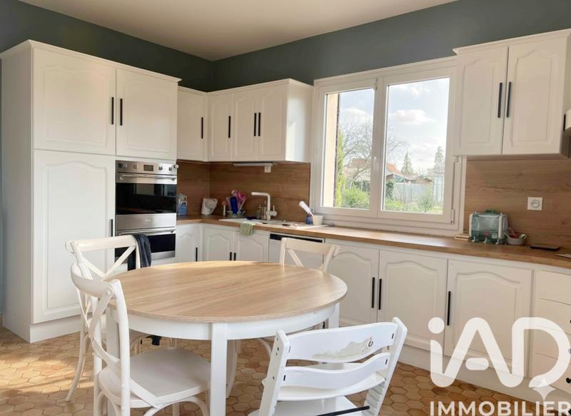 Maison - 250 m² - 7 pièces