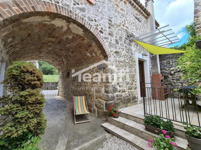 Mas - 215 m² - 12 pièces