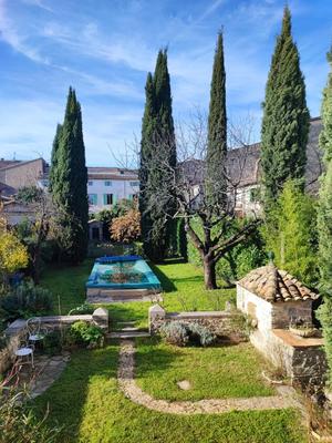 Propriété - 438 m² - 10 pièces